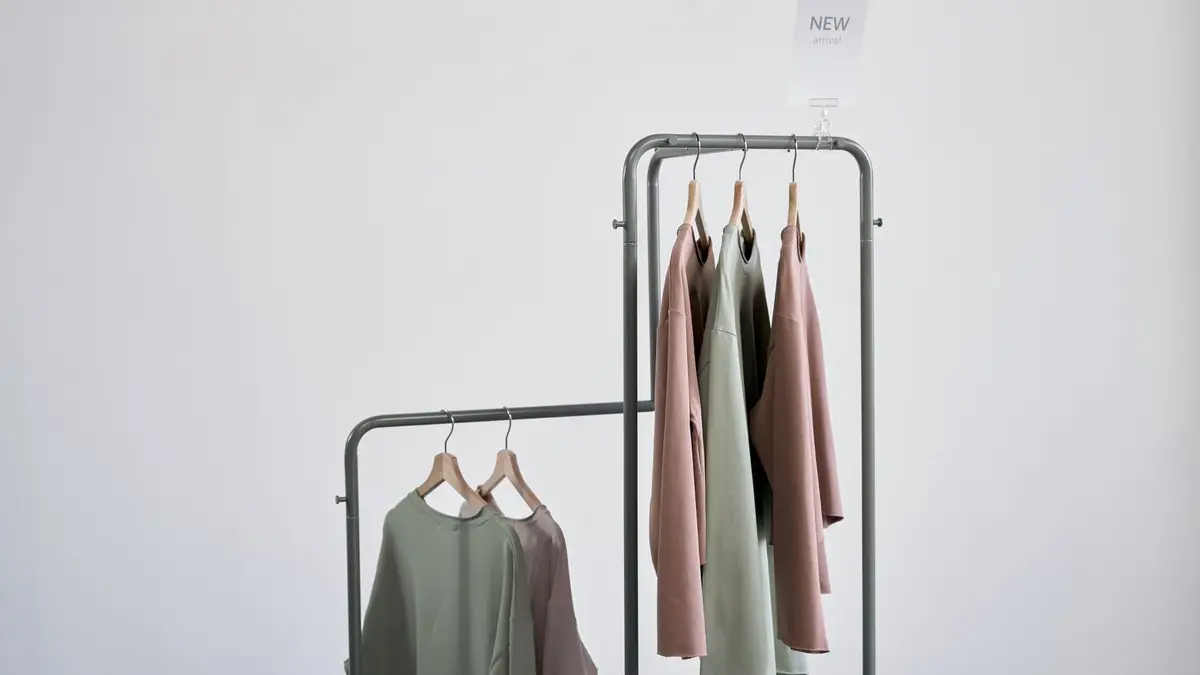 Маломерят ли бренды: посадка Zara, COS, Mango и других